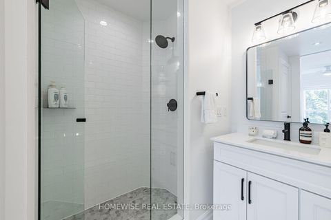 Photo 17 at 403 - 11 Soho Street, Waterfront Communities C1, Toronto