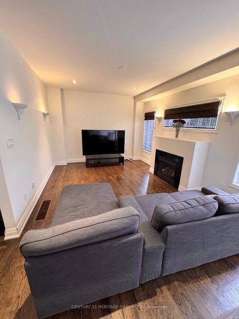 Photo 6 at 82 Raintree Crescent, Oak Ridges, Richmond Hill