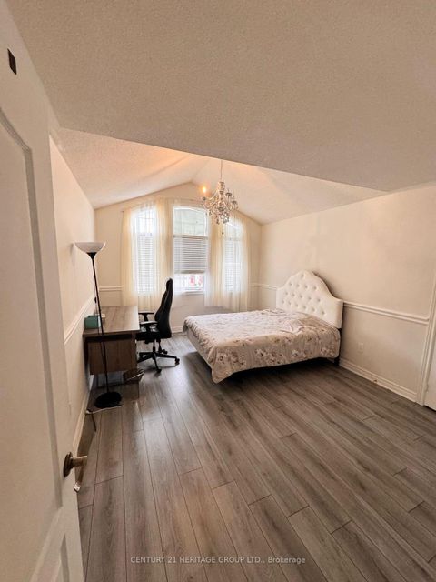 Photo 13 at 82 Raintree Crescent, Oak Ridges, Richmond Hill