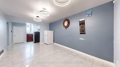 Photo 5 at 30 Coronado Court, Humbermede, Toronto