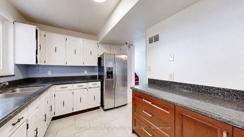 Photo 6 at 30 Coronado Court, Humbermede, Toronto