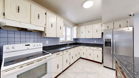 Photo 7 at 30 Coronado Court, Humbermede, Toronto