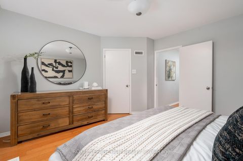 Photo 19 at 214 Briar Hill Avenue, Lawrence Park South, Toronto