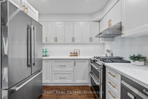 Photo 13 at 23 Dellbank Road, Bathurst Manor, Toronto