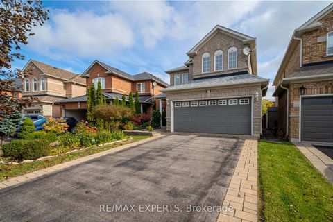 Photo 2 at 27 Mallard Marsh Crescent, Oak Ridges, Richmond Hill