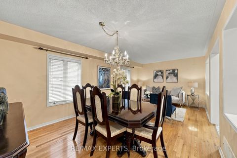 Photo 8 at 27 Mallard Marsh Crescent, Oak Ridges, Richmond Hill