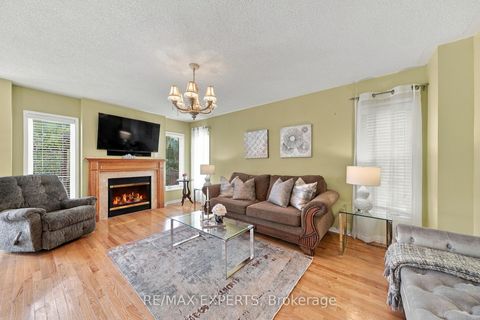 Photo 9 at 27 Mallard Marsh Crescent, Oak Ridges, Richmond Hill