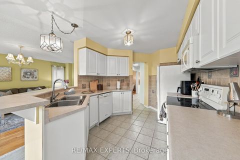 Photo 12 at 27 Mallard Marsh Crescent, Oak Ridges, Richmond Hill