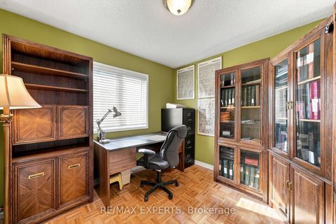 Photo 19 at 27 Mallard Marsh Crescent, Oak Ridges, Richmond Hill