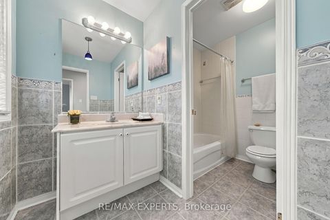 Photo 23 at 27 Mallard Marsh Crescent, Oak Ridges, Richmond Hill