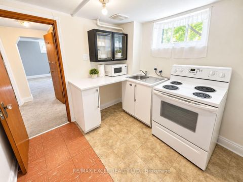 Photo 4 at 11 Hutton Avenue, East York, Toronto