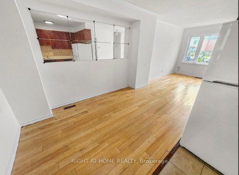 Photo 4 at 49 - 740 KENNEDY Street, Ionview, Toronto