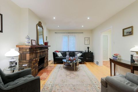 Photo 3 at 142 Hillsdale Avenue E, Mount Pleasant West, Toronto