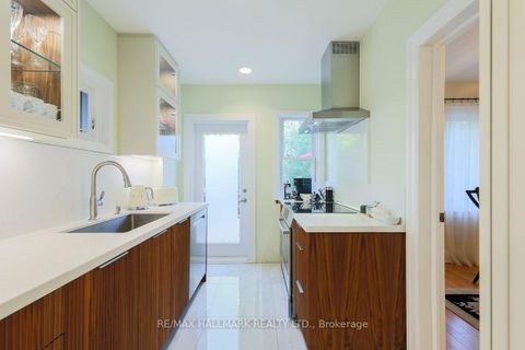 Photo 13 at 142 Hillsdale Avenue E, Mount Pleasant West, Toronto