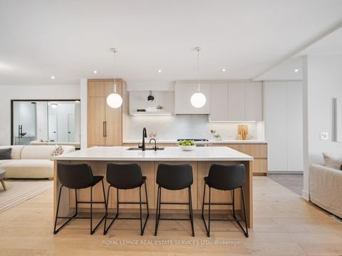 Photo 10 at 374 Spadina Road, Forest Hill South, Toronto