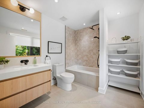 Photo 28 at 374 Spadina Road, Forest Hill South, Toronto
