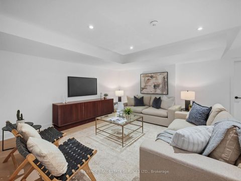Photo 37 at 374 Spadina Road, Forest Hill South, Toronto