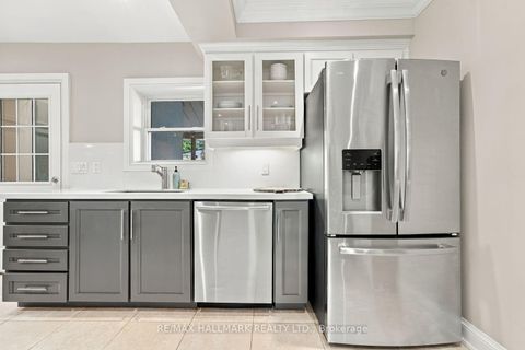Photo 15 at 362 Sammon Avenue, East York, Toronto