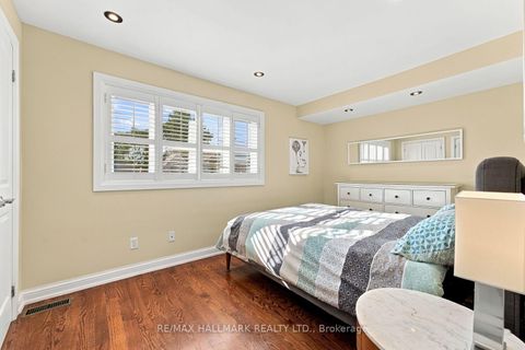 Photo 20 at 362 Sammon Avenue, East York, Toronto