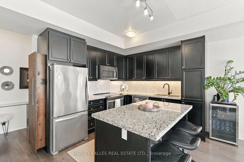 Photo 2 at 22 - 145 Long Branch Avenue, Long Branch, Toronto
