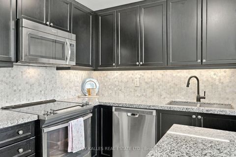 Photo 6 at 22 - 145 Long Branch Avenue, Long Branch, Toronto