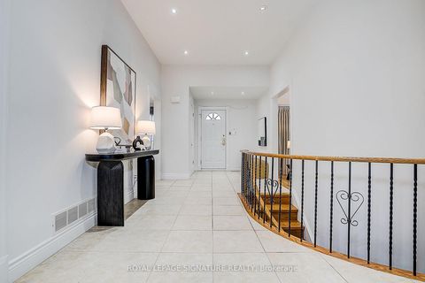 Photo 2 at 46 Caravan Drive, Don Mills, Toronto