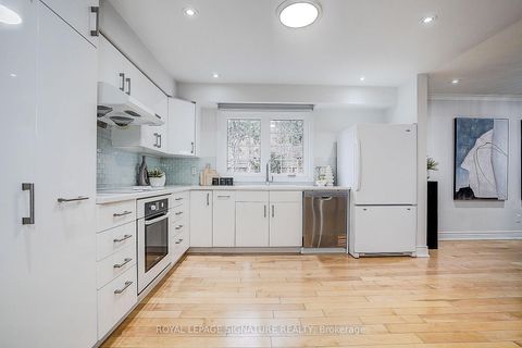 Photo 7 at 46 Caravan Drive, Don Mills, Toronto