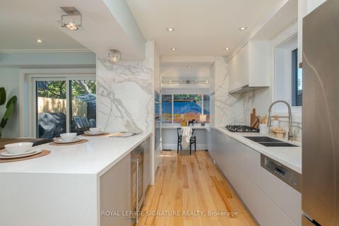 Photo 11 at 35 Bessborough Drive, Leaside, Toronto