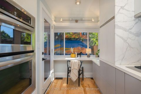 Photo 13 at 35 Bessborough Drive, Leaside, Toronto