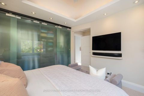 Photo 16 at 35 Bessborough Drive, Leaside, Toronto