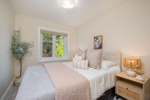 Photo 19 at 35 Bessborough Drive, Leaside, Toronto