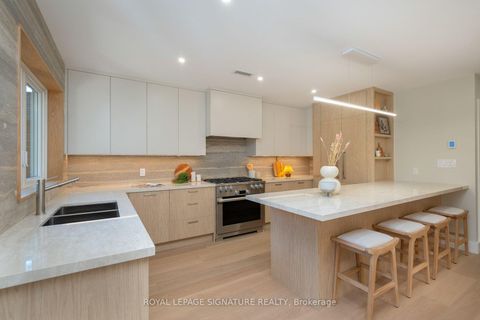 Photo 31 at 35 Bessborough Drive, Leaside, Toronto