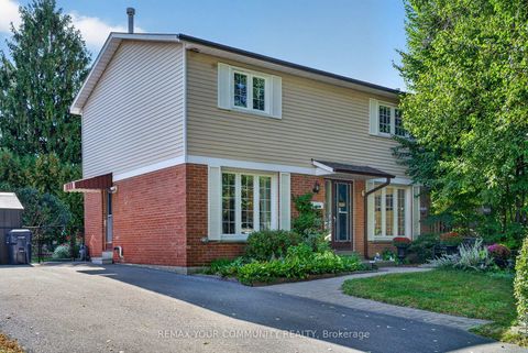 Photo 1 at 6 Standbridge Court, Malvern, Toronto