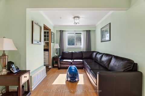 Photo 3 at 6 Standbridge Court, Malvern, Toronto