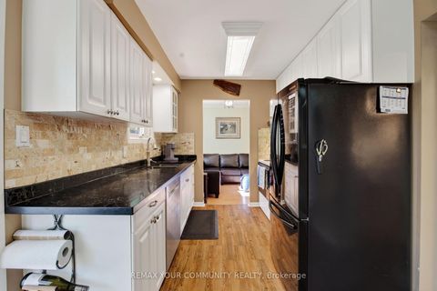Photo 4 at 6 Standbridge Court, Malvern, Toronto