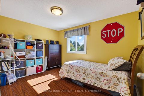 Photo 10 at 6 Standbridge Court, Malvern, Toronto