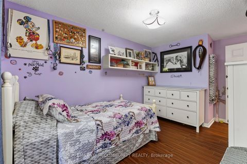 Photo 11 at 6 Standbridge Court, Malvern, Toronto