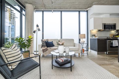 Photo 4 at 611 - 25 Stafford Street, Niagara, Toronto