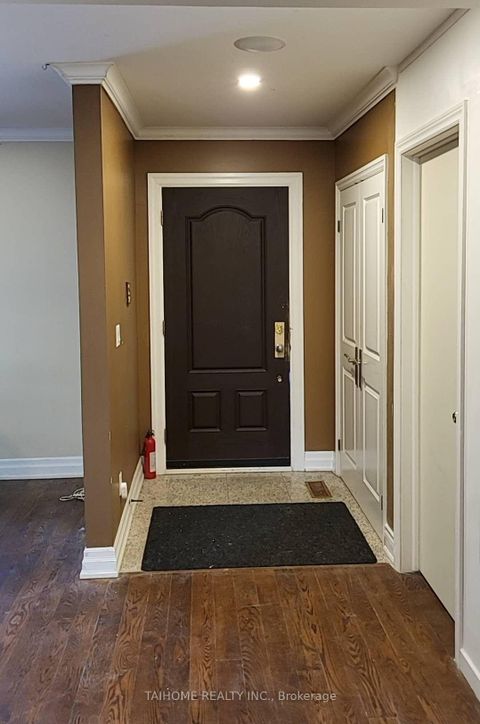 Photo 4 at 6 Vonda Avenue, Willowdale East, Toronto