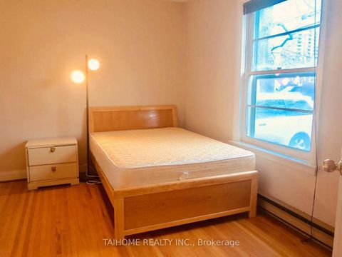 Photo 11 at 6 Vonda Avenue, Willowdale East, Toronto