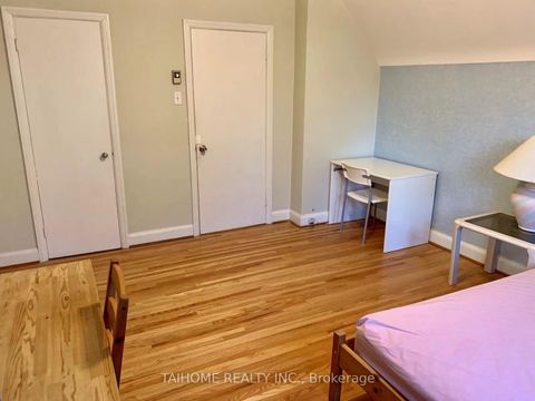 Photo 13 at 6 Vonda Avenue, Willowdale East, Toronto