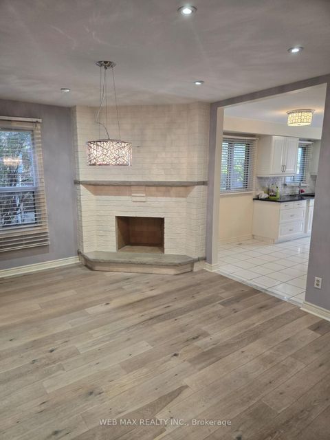 Photo 4 at 103 Misty Meadow Drive, East Woodbridge, Vaughan