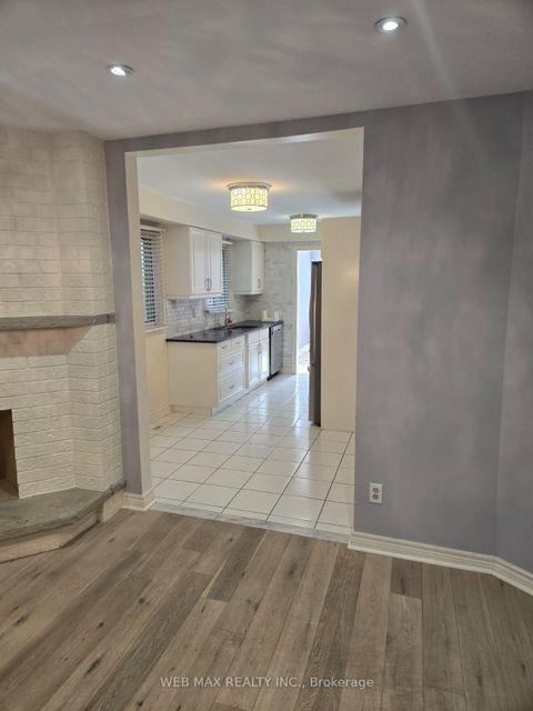 Photo 7 at 103 Misty Meadow Drive, East Woodbridge, Vaughan