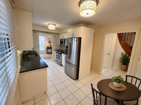 Photo 13 at 103 Misty Meadow Drive, East Woodbridge, Vaughan
