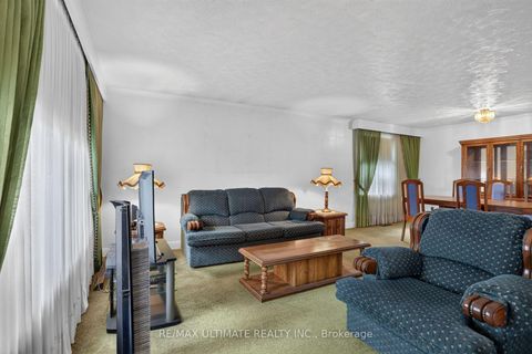 Photo 5 at 85 Roebuck Drive, Kennedy Park, Toronto
