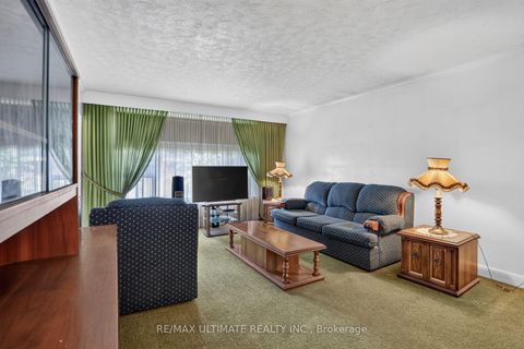 Photo 7 at 85 Roebuck Drive, Kennedy Park, Toronto
