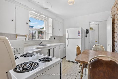 Photo 12 at 85 Roebuck Drive, Kennedy Park, Toronto