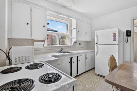 Photo 13 at 85 Roebuck Drive, Kennedy Park, Toronto