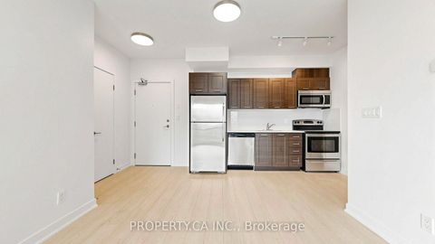 Photo 14 at 1202 - 20 Bruyeres Mews, Niagara, Toronto