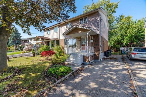 Photo 3 at 62 Edilou Drive, Alderwood, Toronto